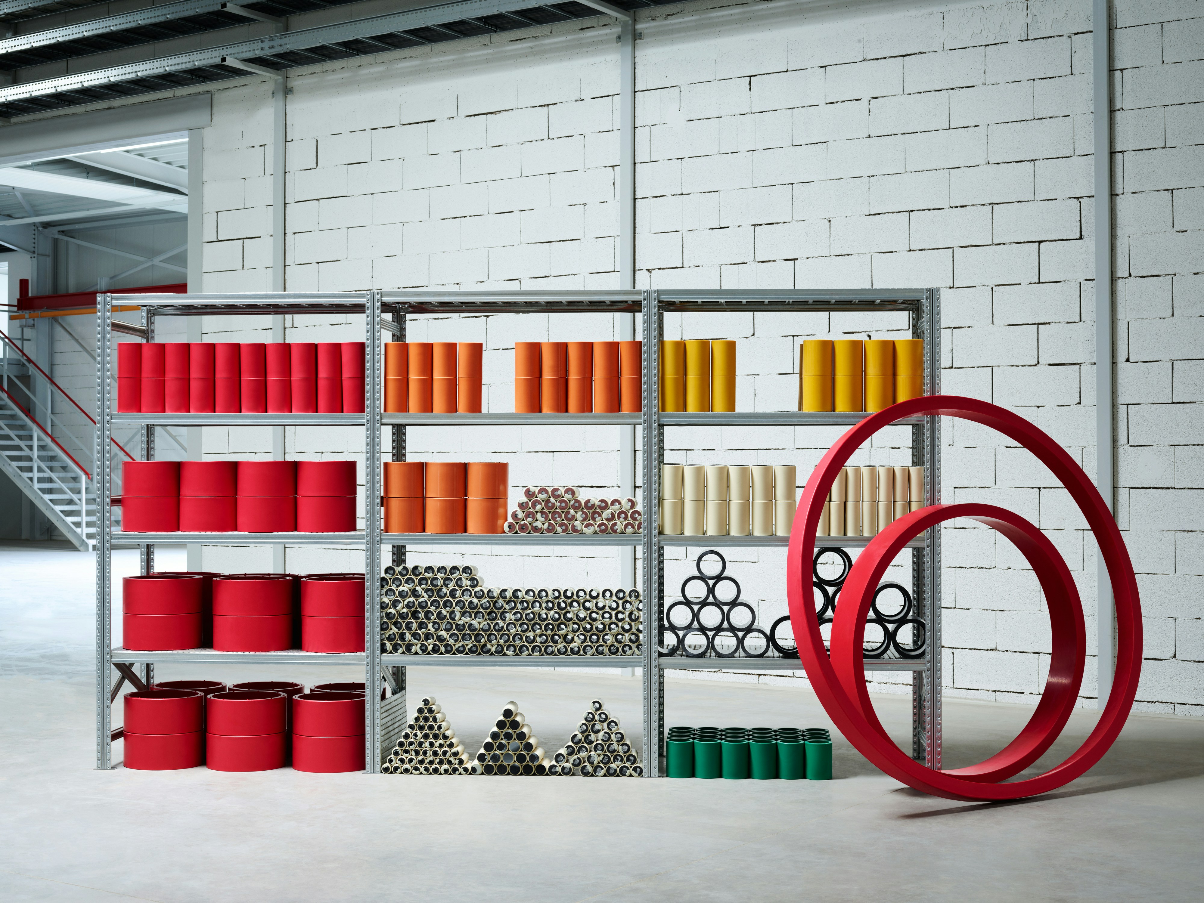 DMH Halbzeuge im Regal